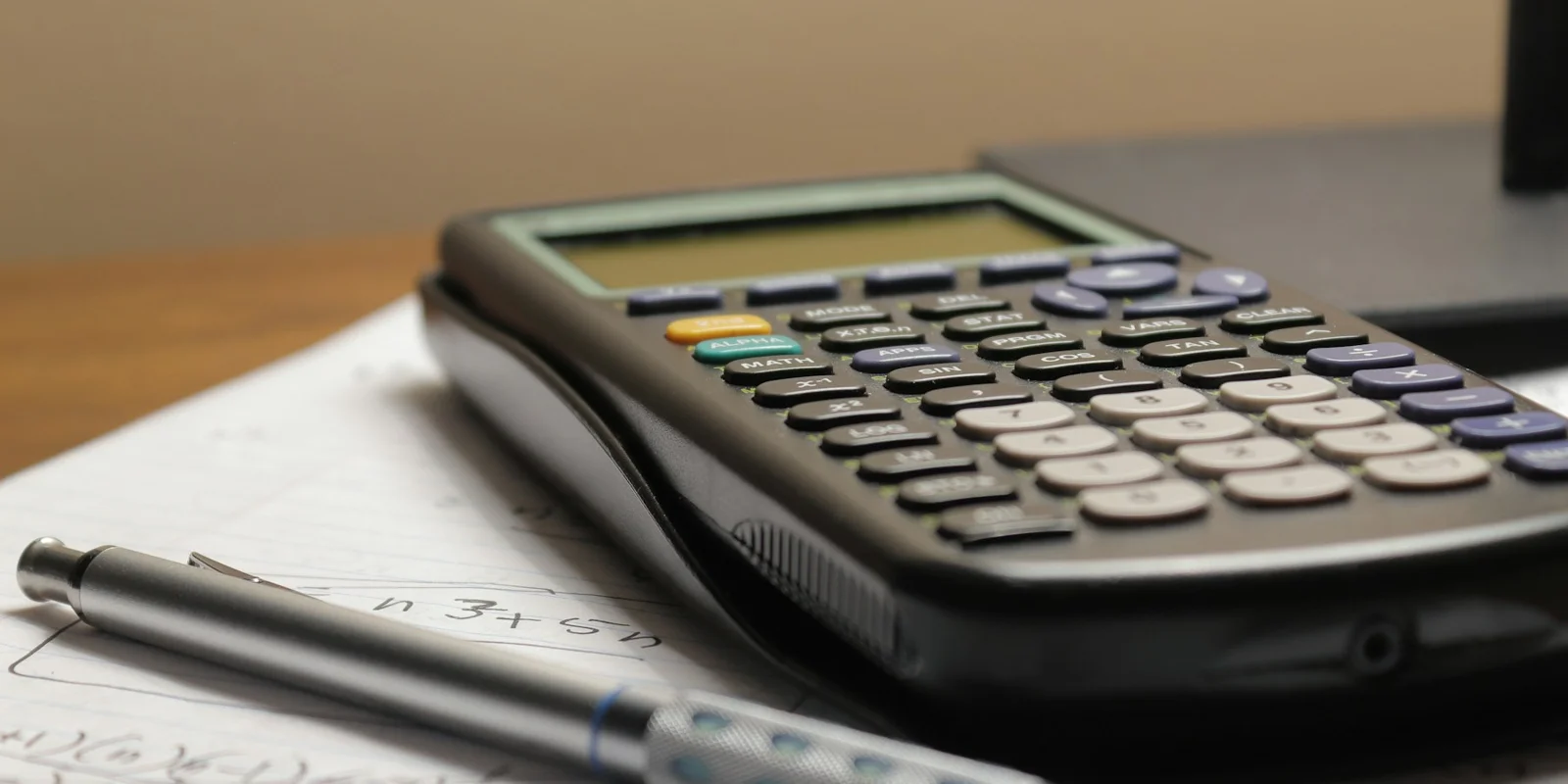 ¿Cómo Calculo los Impuestos de Mi LLC en EE. UU. Como No Residente?