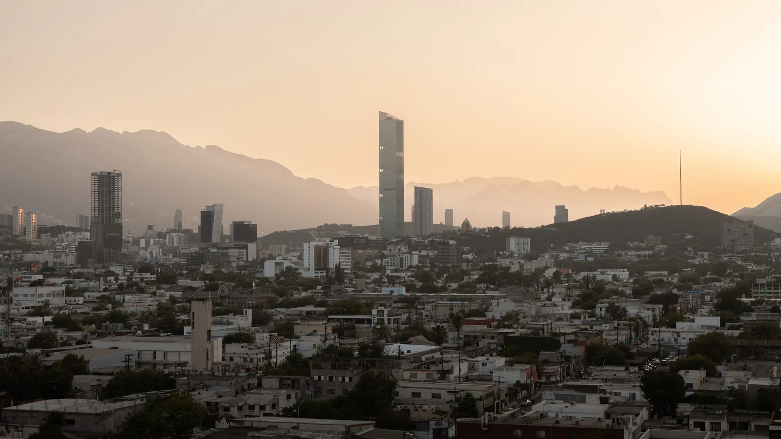 ¿Una LLC en EE. UU. paga impuestos si su dueño vive en el exterior?