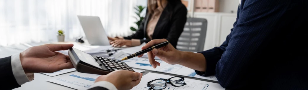 Tributación empresarial en EE.UU.: Beneficios vs. Latinoamérica
