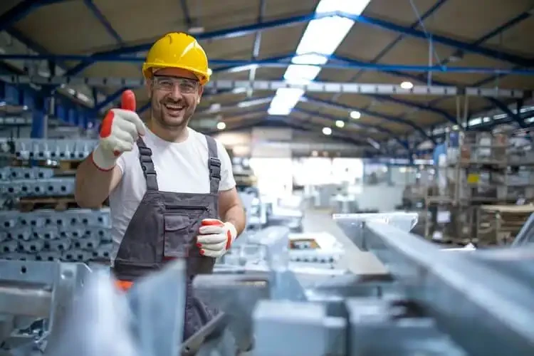 La escasez de mano de obra en Estados Unidos, ¿una oportunidad de negocio para los empresarios latinos?