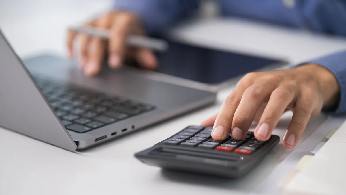 ¿Son deducibles las sanciones por impuestos sobre las ventas? Descúbralo ahora.