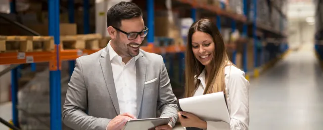 empresario conoce las tendencias para mejorar su cadena de logística